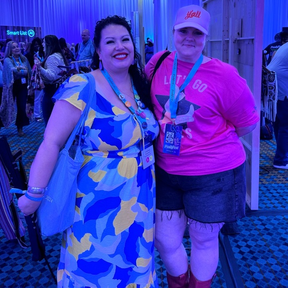 Meet your Posher, Christina - Picture 3 of 7